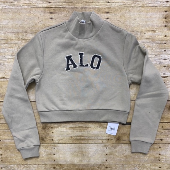 ALO Yoga Tops - NWT Alo Yoga crop sweatshirt California sand